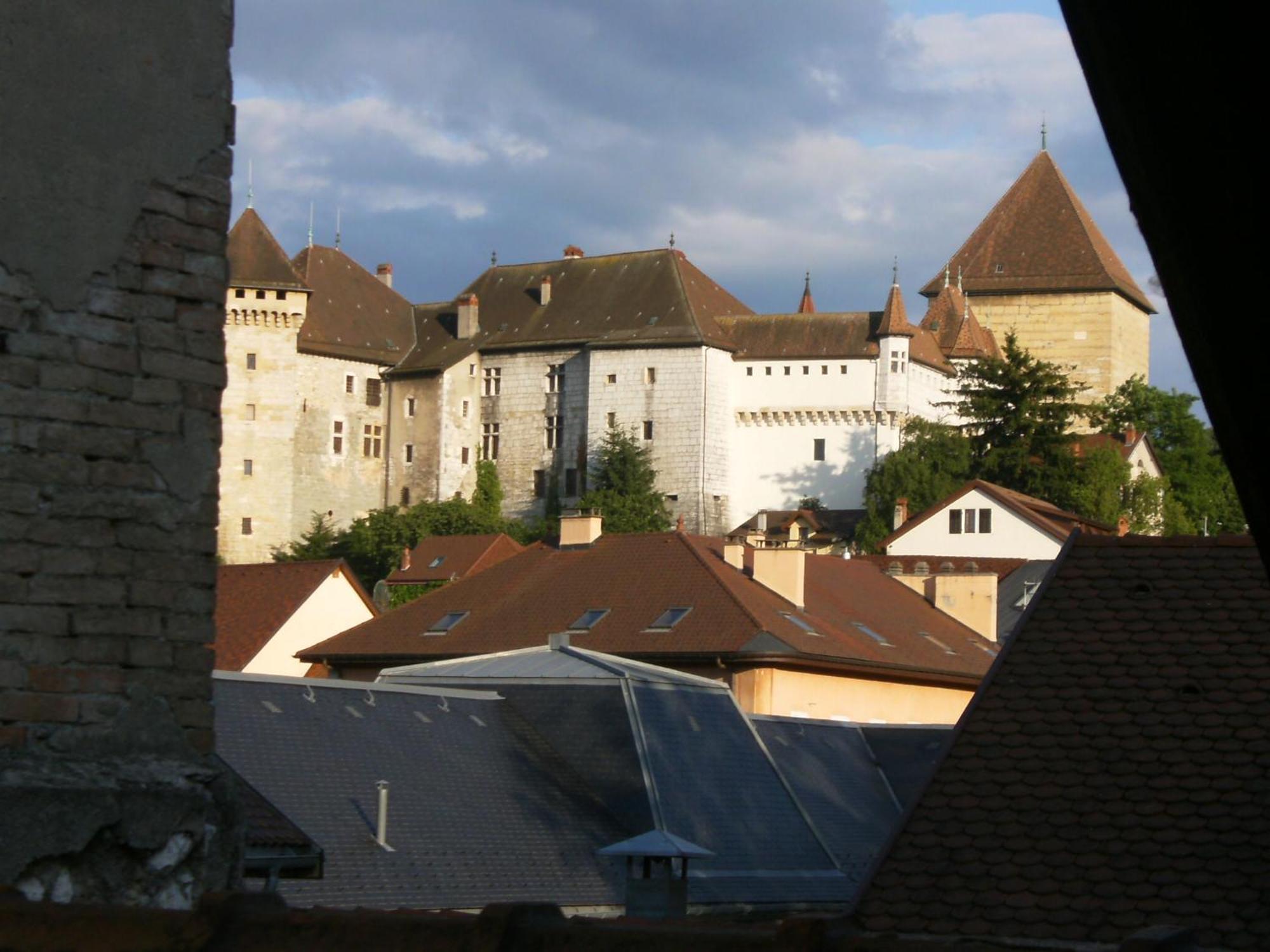 Au Calme En Vieille Ville - Proche Lac - Ambiance Esprit Brocante アヌシー エクステリア 写真